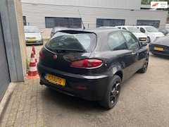 Alfa Romeo 147 - 2.0 T.Spark Distinctive