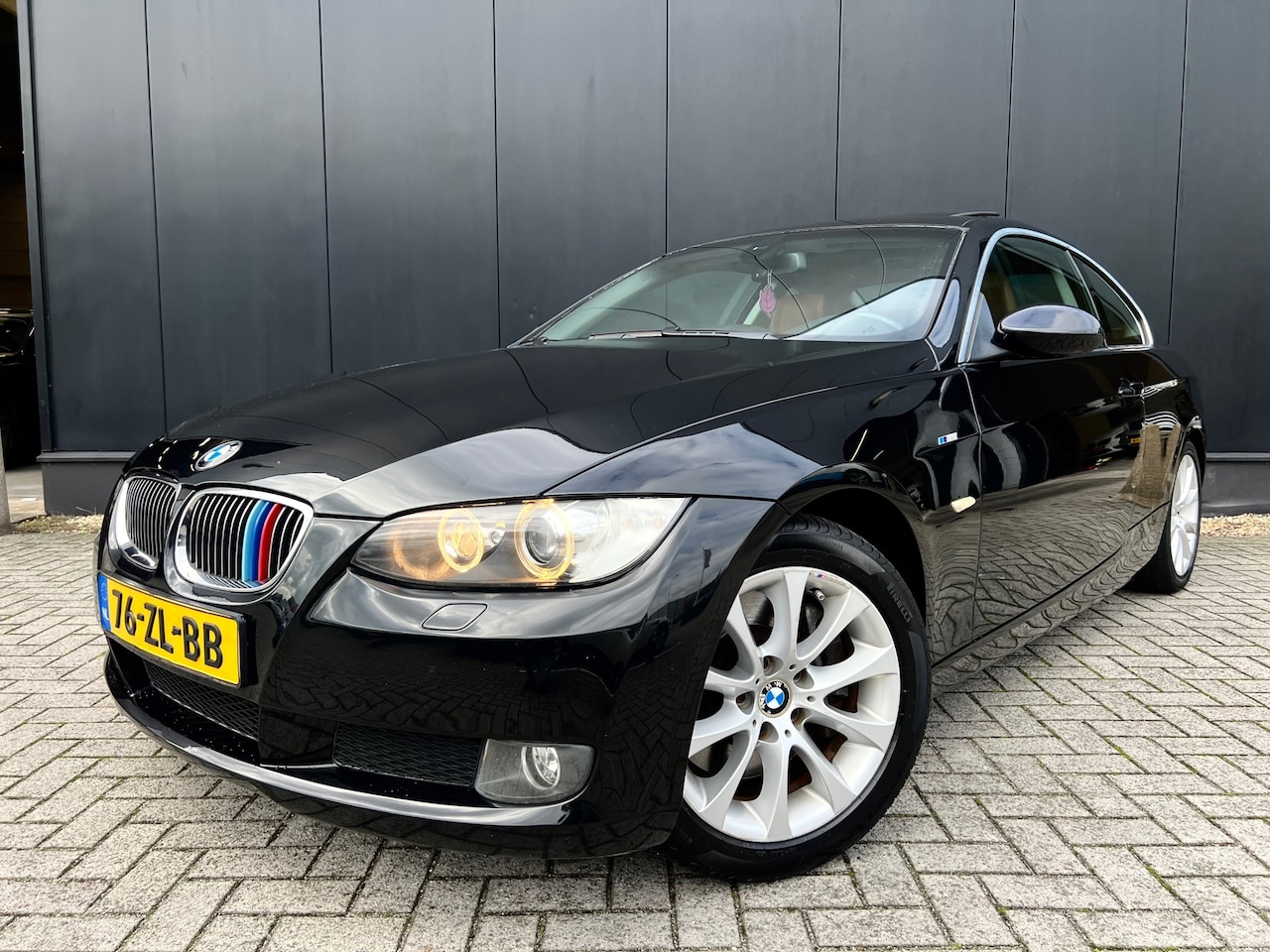 BMW 3-serie Coupé - 330i High Exe '08 OrgNl/Aut/Leer/Navi/GehOnderhouden! - AutoWereld.nl