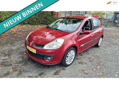 Renault Clio - 1.2 TCE Special Rip Curl LEUKE AUTO RIJDT EN SCHAKELT GOED