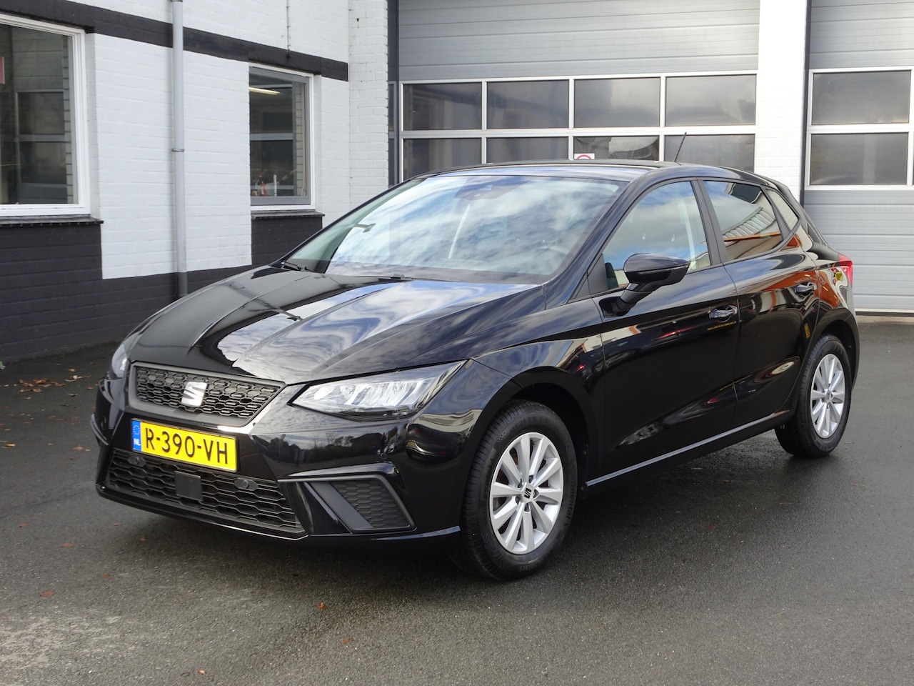 SEAT Ibiza - 1.0 EcoTSI Style Business Intense Automatische airco, navigatie, cruise controle, parkeers - AutoWereld.nl