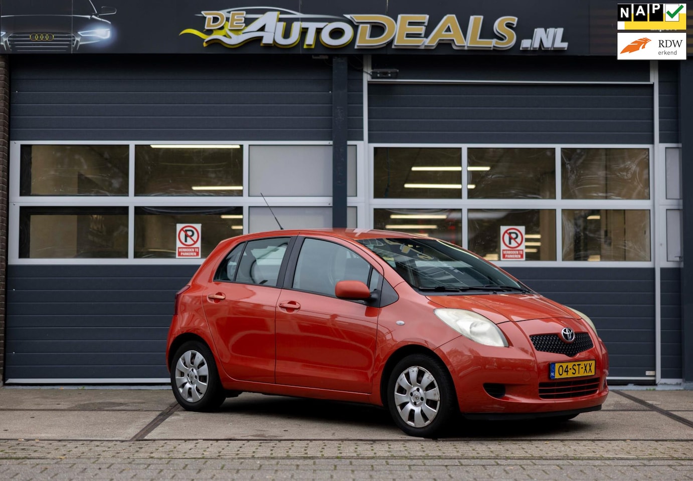 Toyota Yaris - 1.3 VVTi Sol MMT 2DE EIGENAAR AIRCO APPLECARPLAY NIEUWE KOPPELING & DYNAMO - AutoWereld.nl