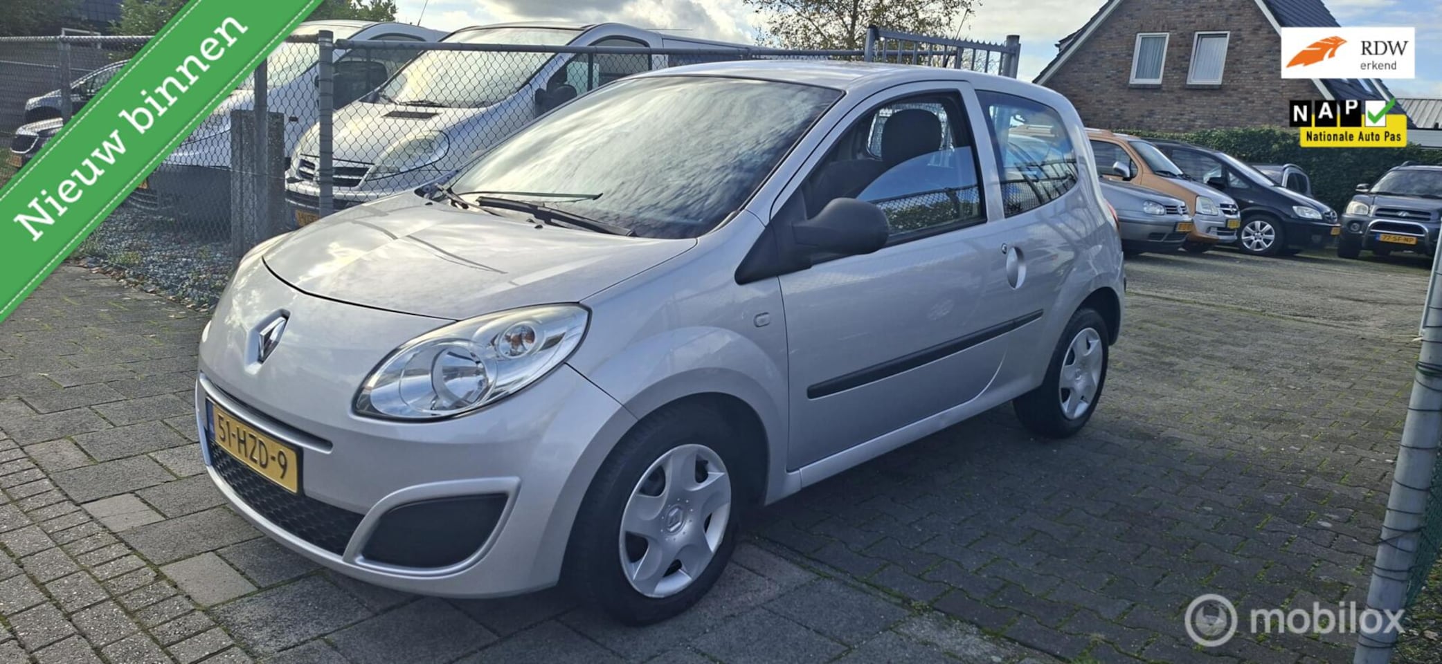 Renault Twingo - 1.2 Authentique airco elc ramen - AutoWereld.nl