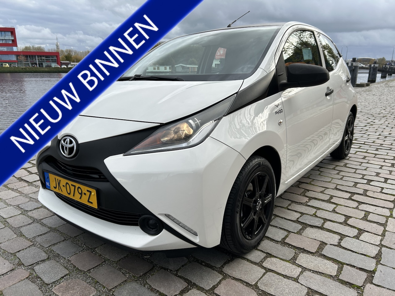 Toyota Aygo - 1.0 VVT-i x-now airco 60.000 KM ! Nieuwstaat - AutoWereld.nl