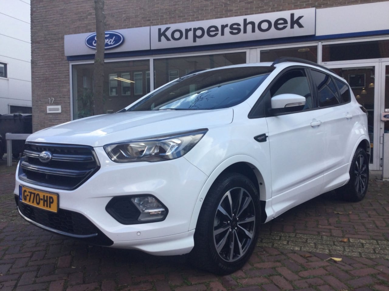 Ford Kuga - 1.5 EcoB. ST Line | Trekhaak - AutoWereld.nl