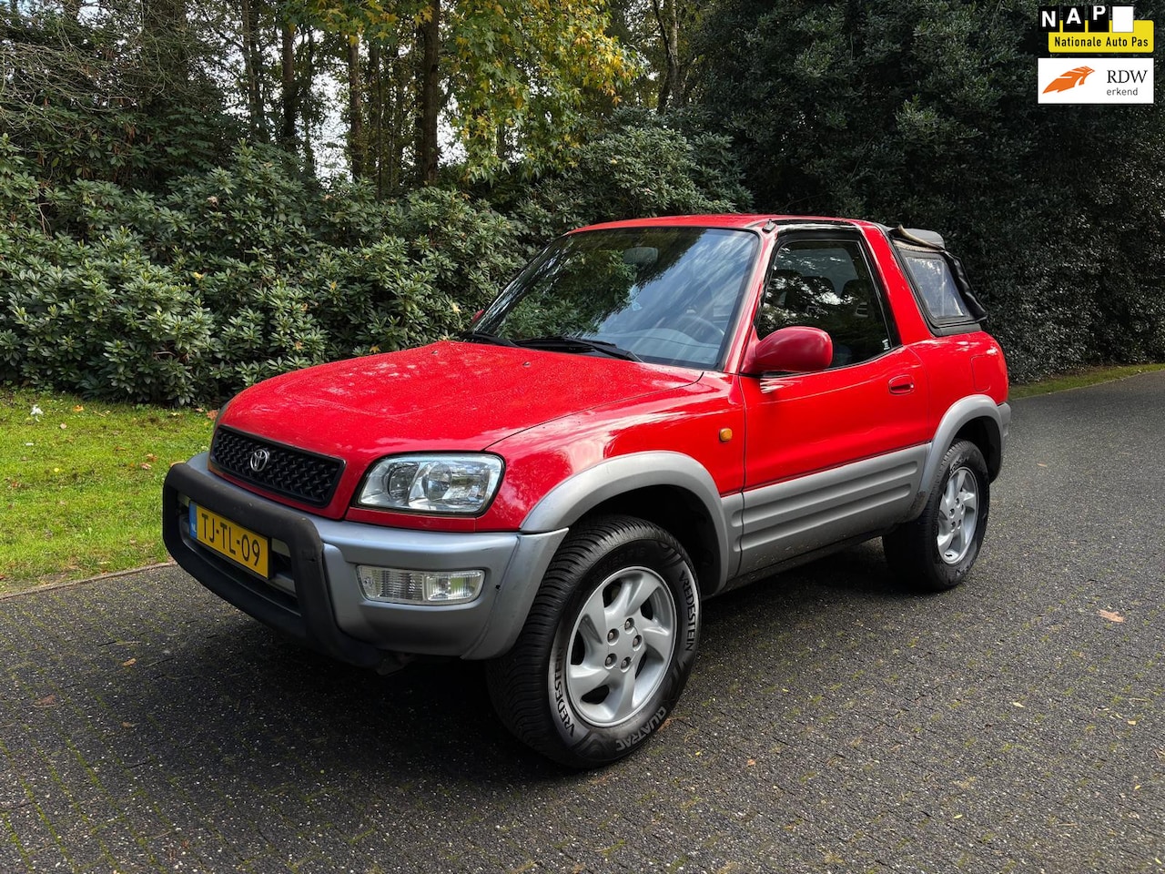Toyota FunCruiser RAV4 - 2.0i Softtop 4x4 1e eigenaar / Btw auto! Apk:10-2026 - AutoWereld.nl