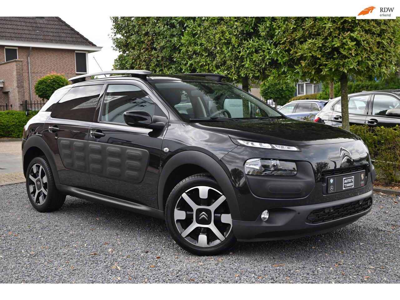 Citroën C4 Cactus - 1.2 PureTech Business Plus Pano Stoelverw. DAB Navi Autom. airco - AutoWereld.nl