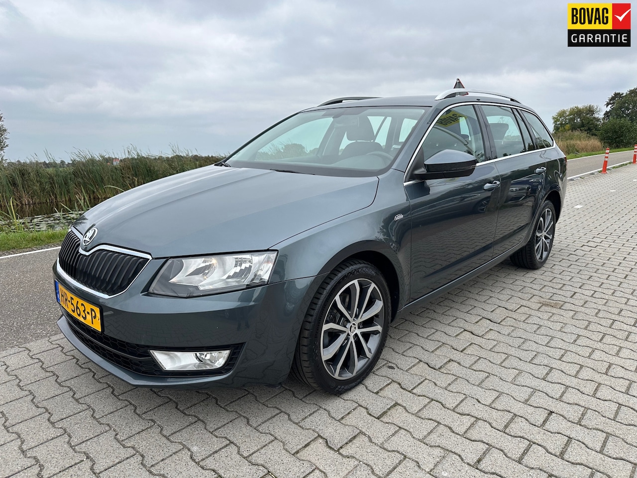 Skoda Octavia Combi - 1.4 TSI Greentech Edition Businessline 1.4 TSI Greentech Edition Businessline, Trekhaak, Stoelverwarming, PDC, Navi, Cruisecontro - AutoWereld.nl