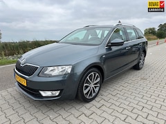 Skoda Octavia Combi - 1.4 TSI Greentech Edition Businessline, Trekhaak, Stoelverwarming, PDC, Navi, Cruisecontro
