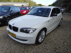 BMW 1-serie - 116i Business Line, Automaat, Apk 22-10-2026, Airco