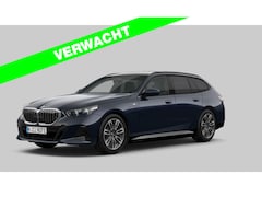 BMW 5-serie Touring - 530e M-Sport - Pano - Trekhaak - Driving Ass - Camera