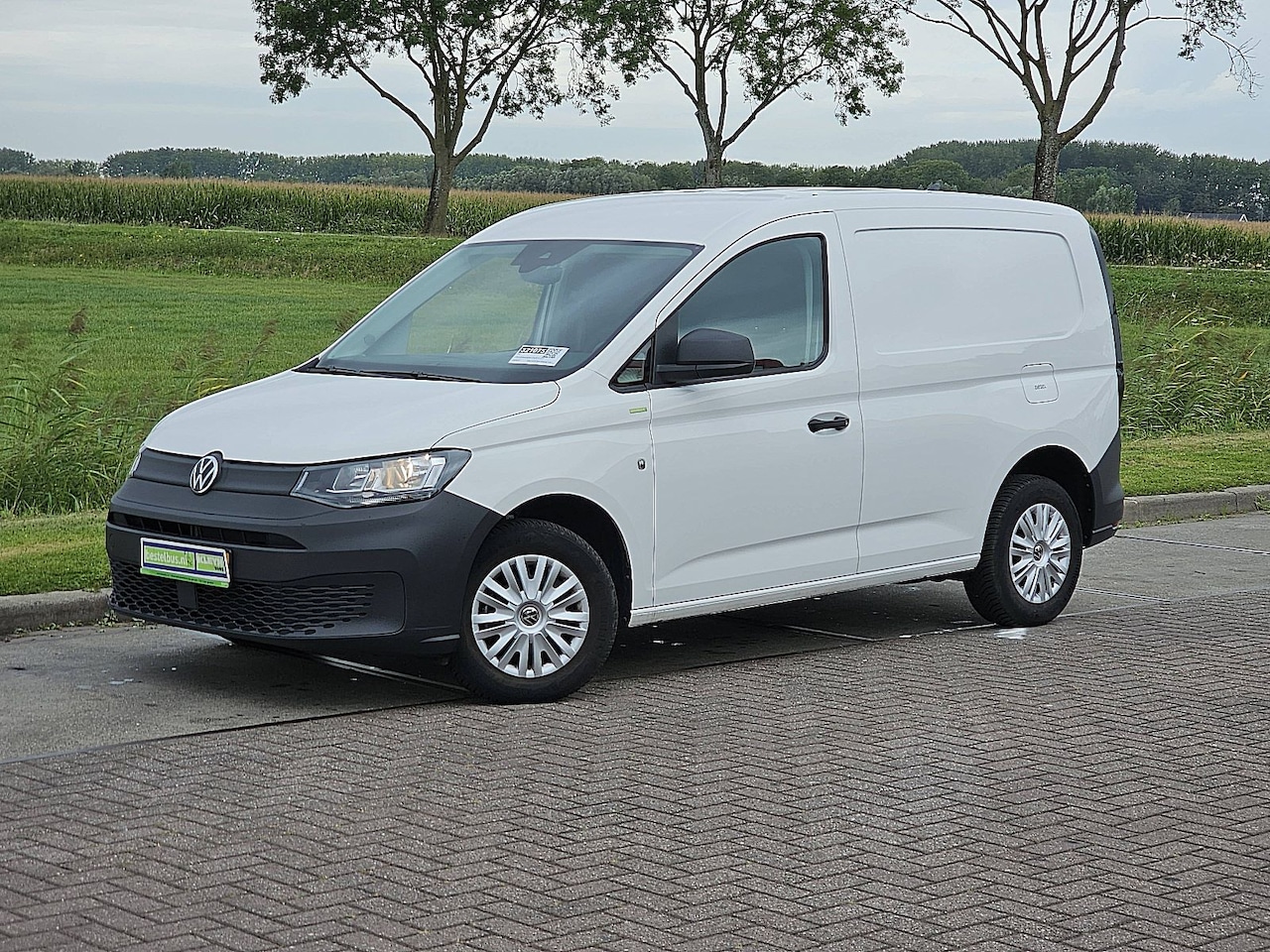 Volkswagen Caddy Cargo - 2.0 TDI Trend L1 Digitale Cockpit PDC Deuren MF-Stuur Airco 102 PK - AutoWereld.nl