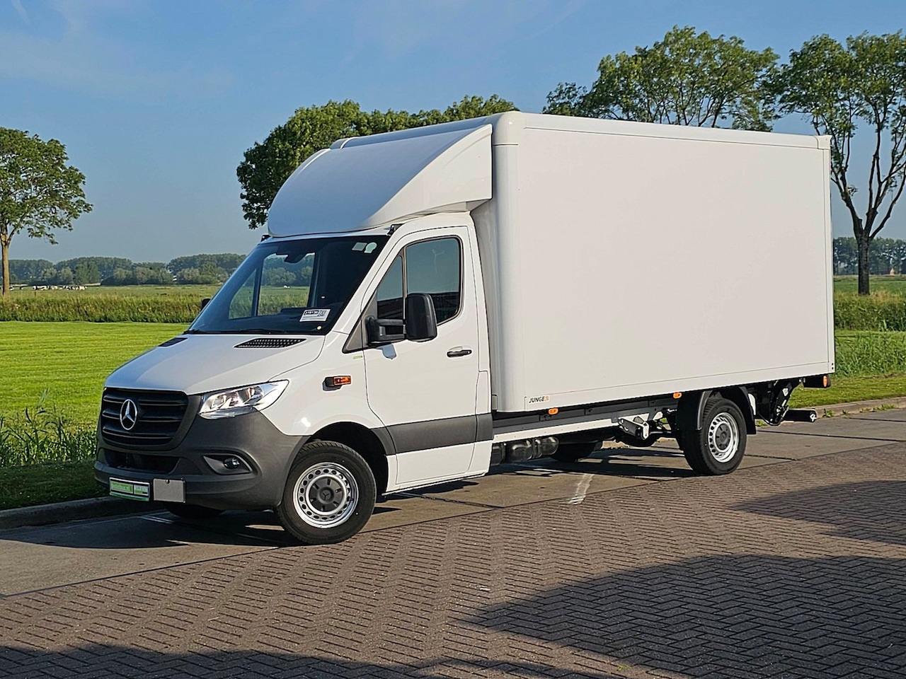 Mercedes-Benz Sprinter - 317 L3 RWD Bakwagen Laadklep Airco Mbux 170Pk Euro6! - AutoWereld.nl