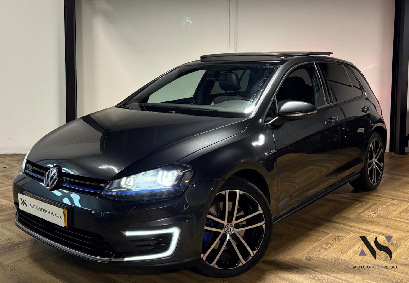 Volkswagen Golf - 1.4 TSI GTE PANO CAM - AutoWereld.nl