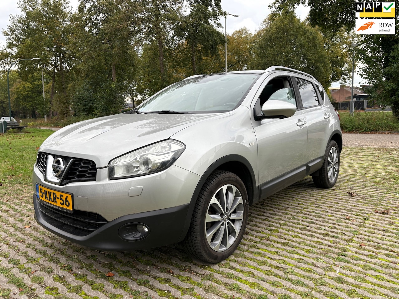 Nissan Qashqai - 1.6 dCi Tekna / panorama dak / leder / airco - AutoWereld.nl