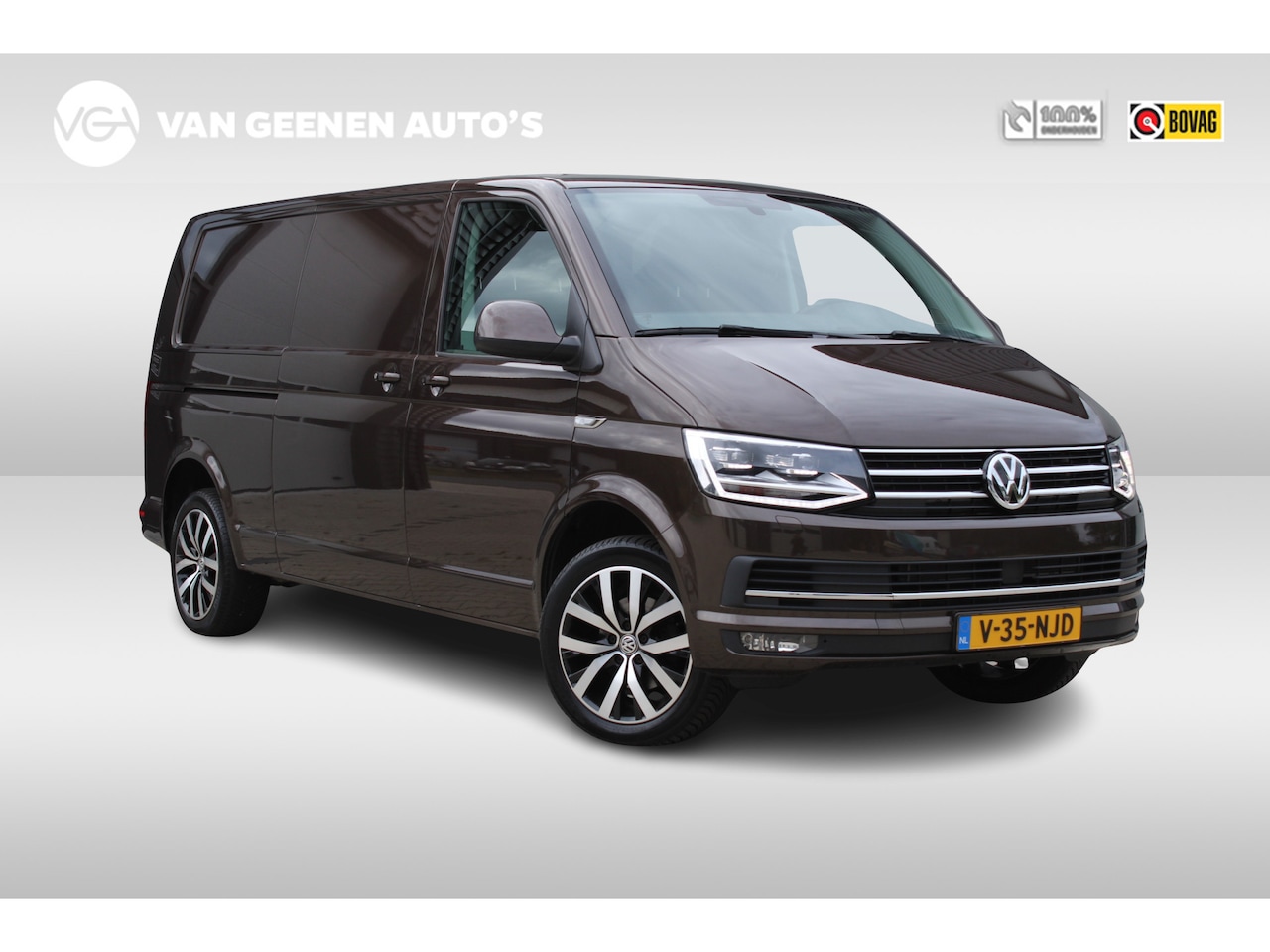Volkswagen Transporter - 2.0 TDI 150Pk DSG-automaat L2H1 Highline | Trekhaak | 2X schuifdeur - AutoWereld.nl
