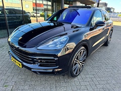 Porsche Cayenne - 3.0 E-Hybrid / Pano'dak / Chrono / Luchtvering / Sfeerverl