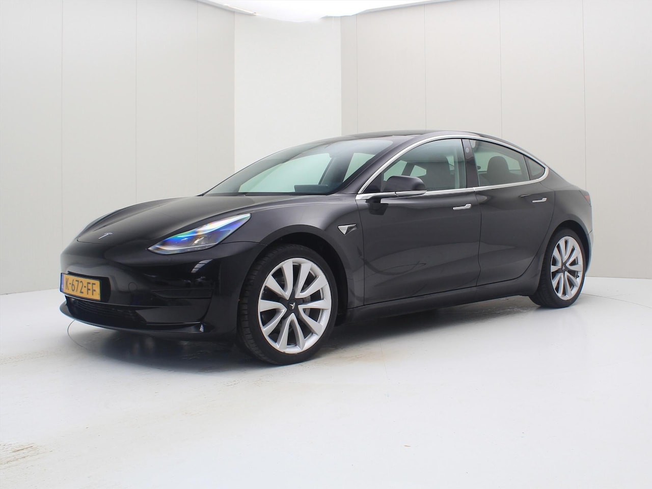 Tesla Model 3 - Standard RWD Plus 92% SOH [ LFP ACCU+19'' LMV+AUTOPILOT+60 kWh+PREMIUM AUDIO ] - AutoWereld.nl