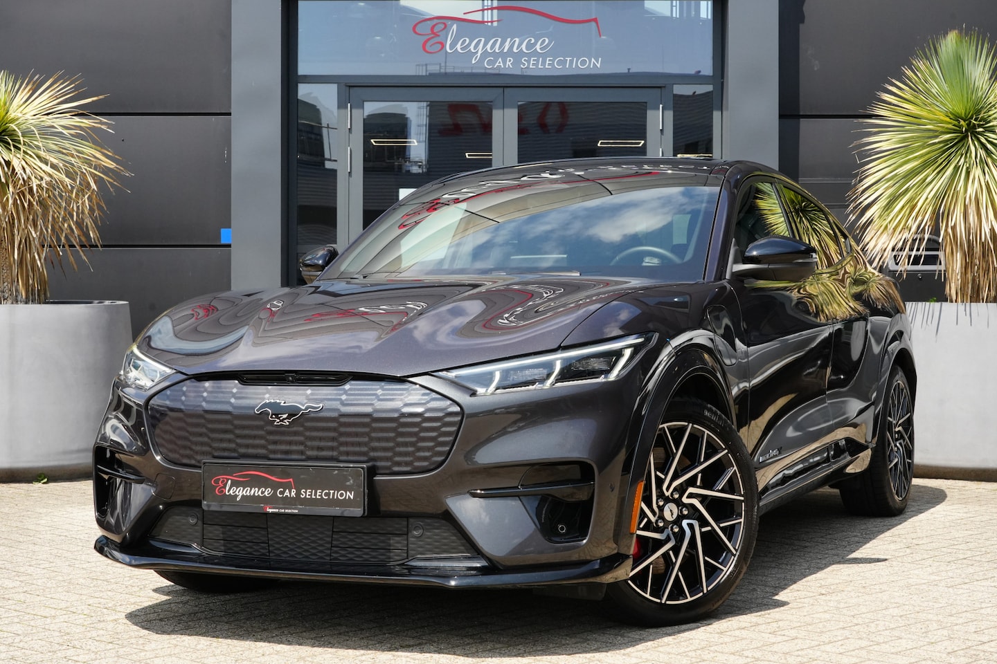 Ford Mustang Mach-E - GT Extended AWD 98 kWh 487pk Stoelverwarming/B&O/360Camera - AutoWereld.nl