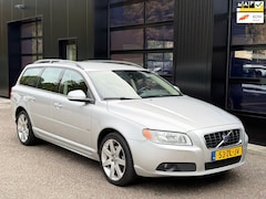Volvo V70 - 2.5T Momentum AUTOMAAT/leer