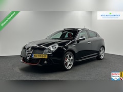 Alfa Romeo Giulietta - 1.4 T Distinctive PANO LEER ECC LM TREKHAAK CRUISE