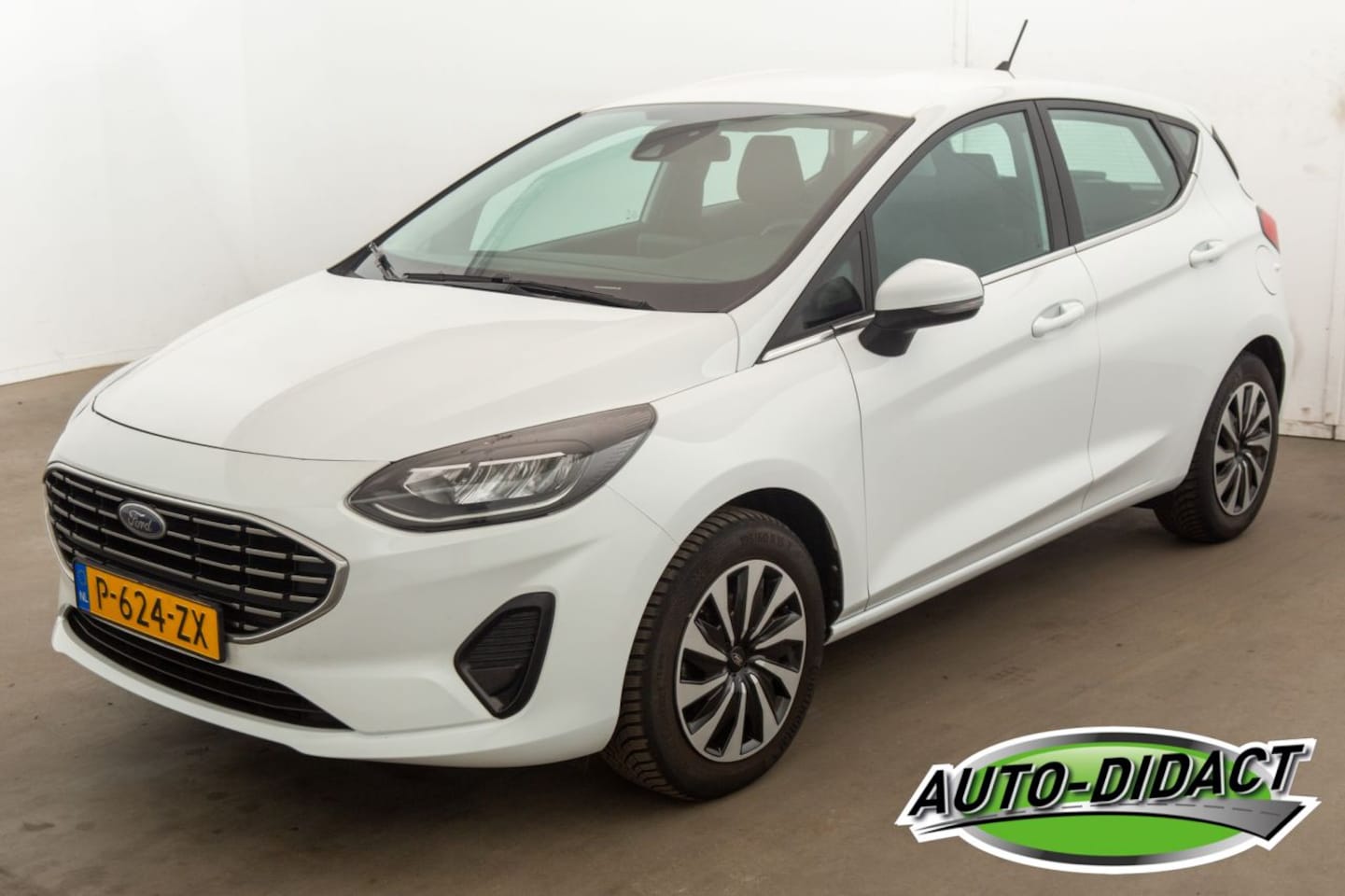 Ford Fiesta - 1.0 EcoBoost 65.443 km Clima Navi Titanium - AutoWereld.nl