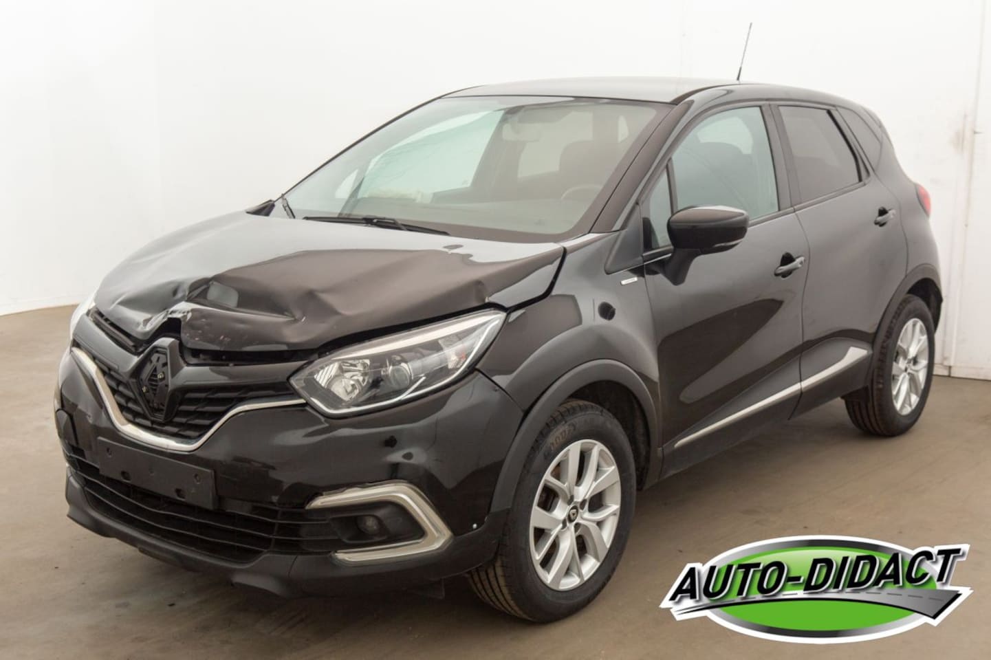Renault Captur - 0.9 Airco Navi - AutoWereld.nl