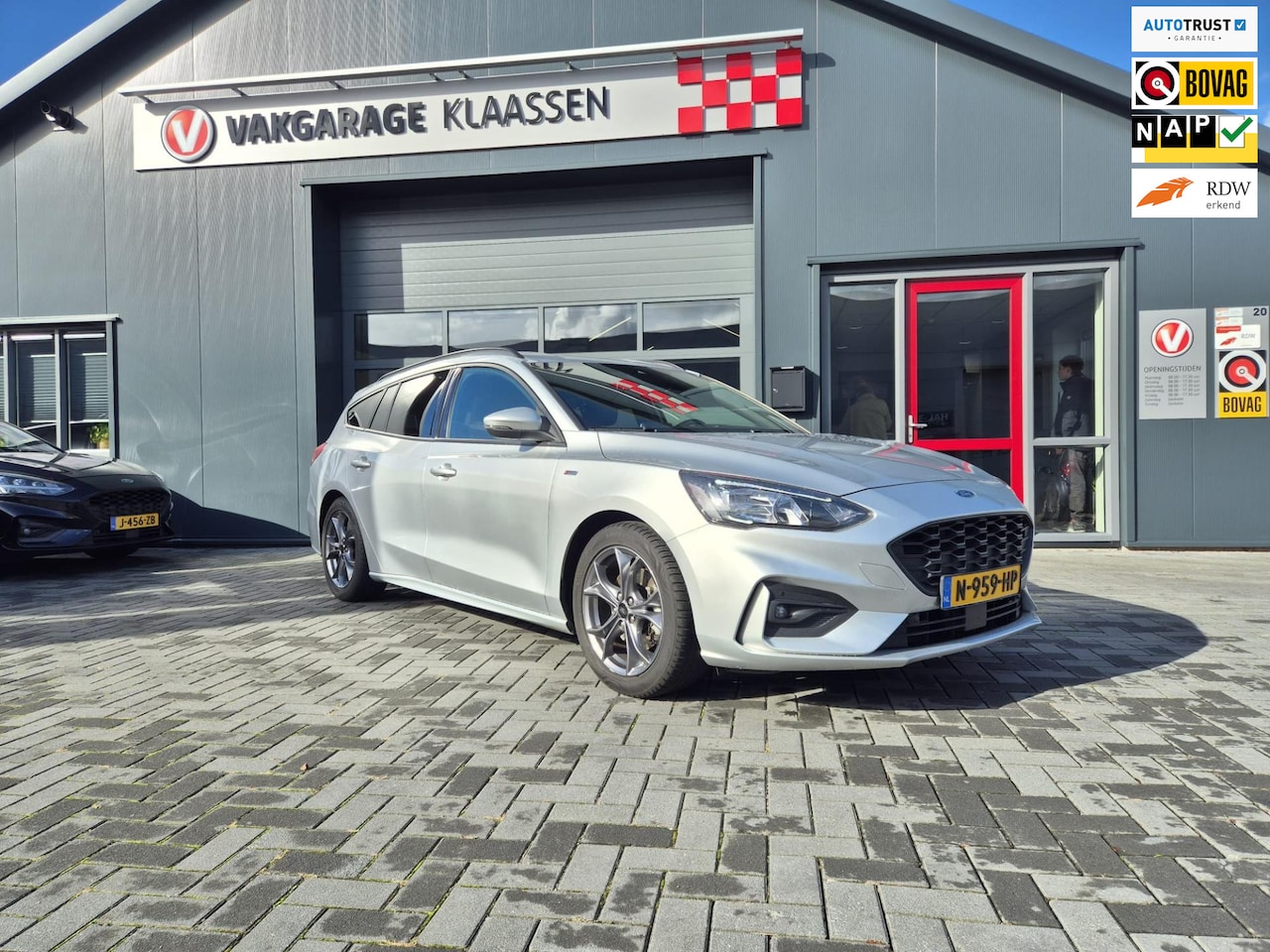Ford Focus Wagon - 1.0 EcoBoost Hybrid ST Line Business 1.0 EcoBoost Hybrid ST Line Business - AutoWereld.nl