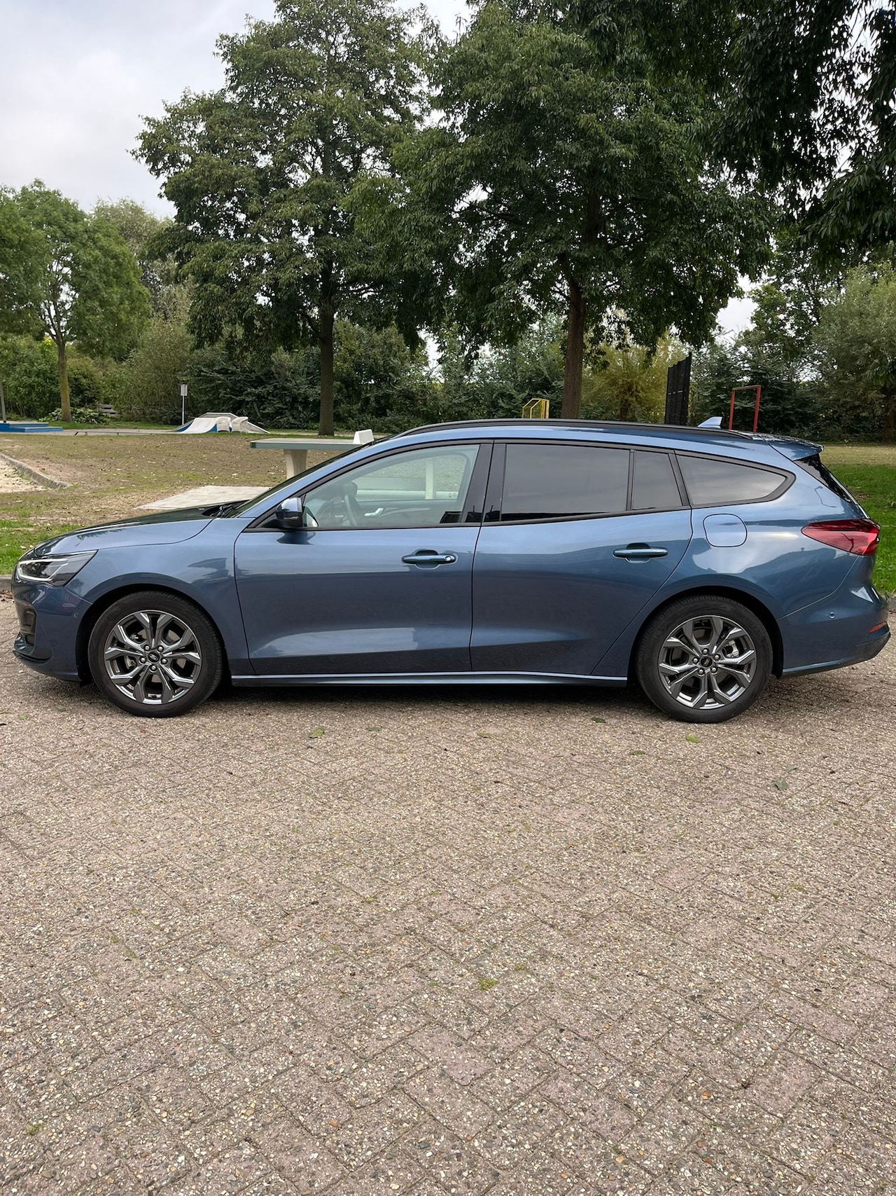 Ford Focus Wagon - 1.0 EcoBoost Hybrid ST Line X - AutoWereld.nl