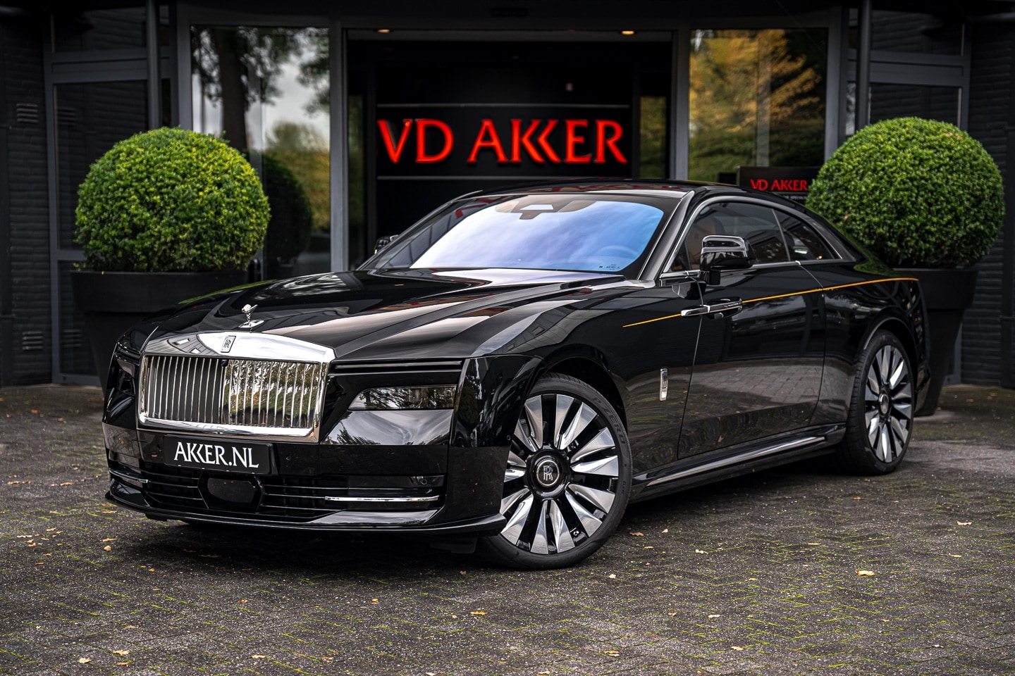 Rolls-Royce Spectre - 632 pk | Shooting Star | Massage | Bespoke Audio | Coachline | 23 Inch - AutoWereld.nl