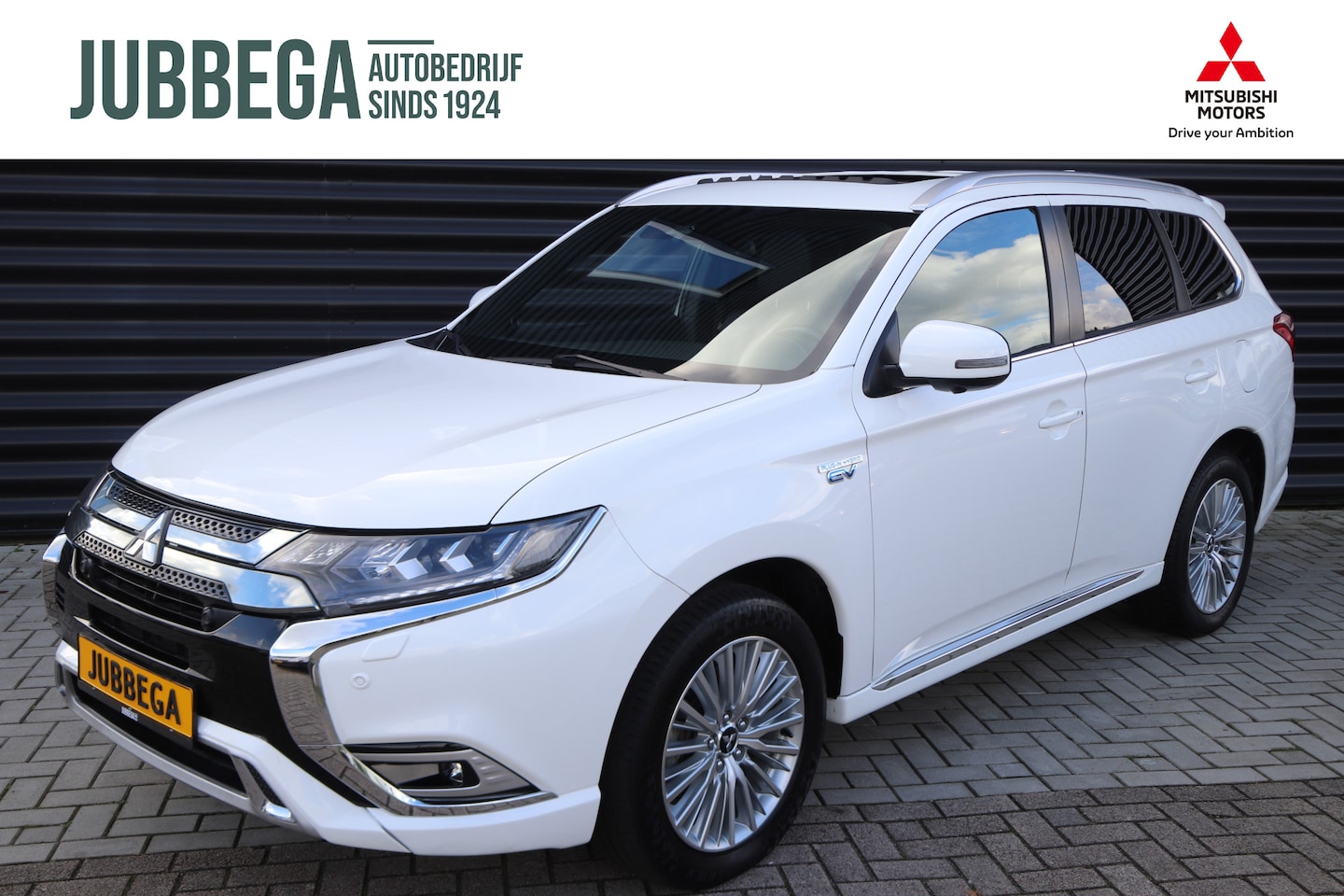 Mitsubishi Outlander - 2.4 PHEV Instyle Opendak, Adaptive cruise, Trekhaak - AutoWereld.nl