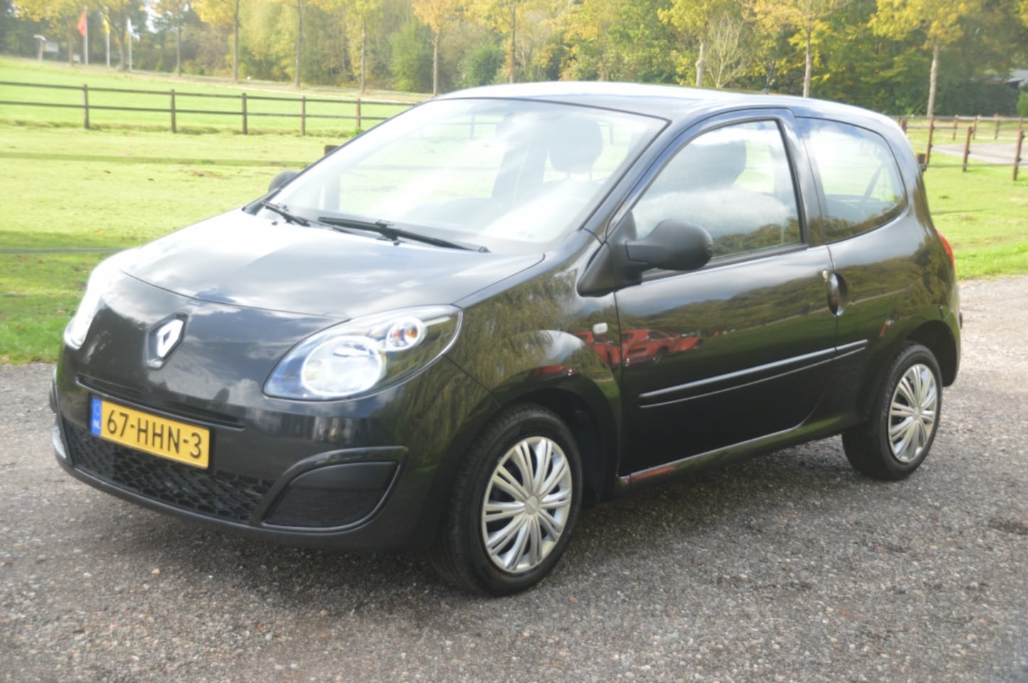 Renault Twingo - 1.2 Authentique Zwart Airco 153.000 km - AutoWereld.nl