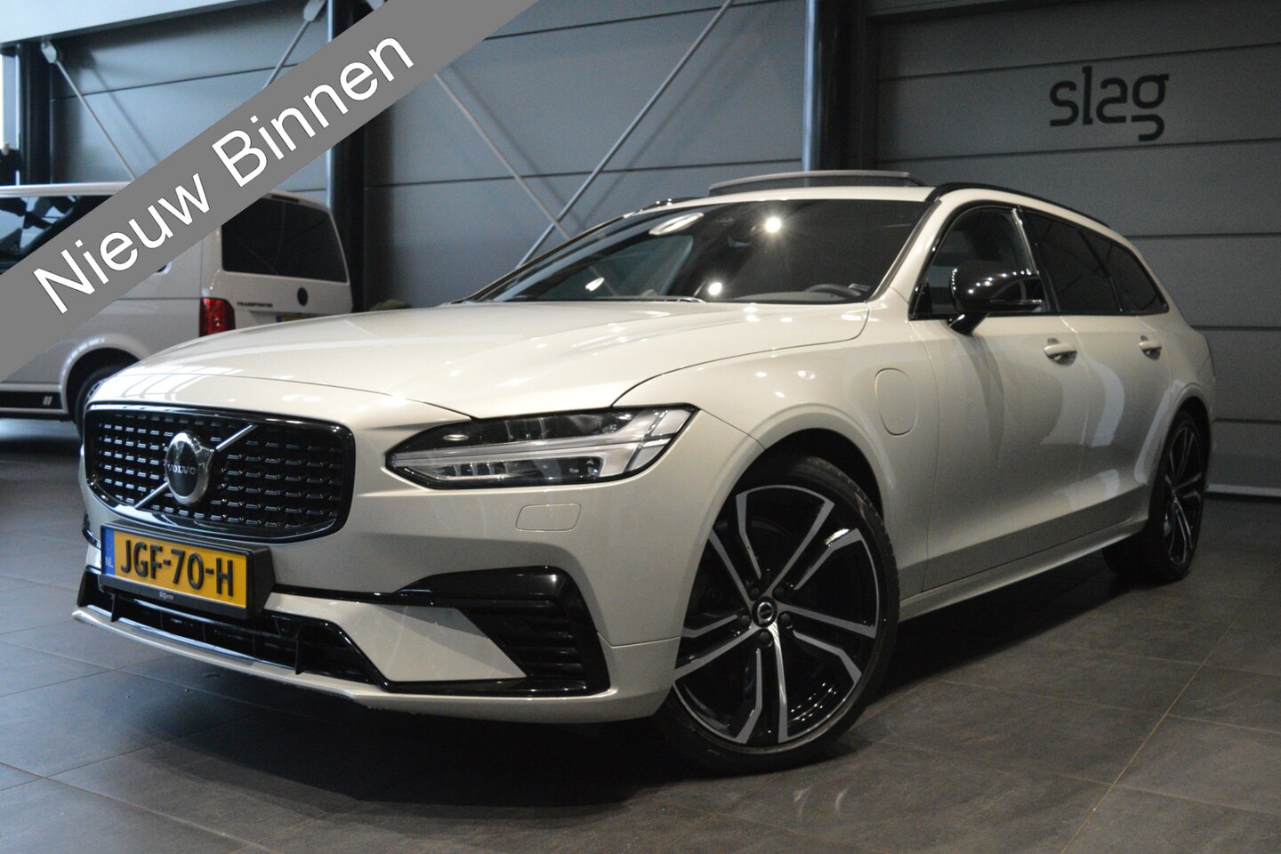 Volvo V90 - 2.0 T6 AWD Inscription dark pano leer head up 20 inch !! - AutoWereld.nl