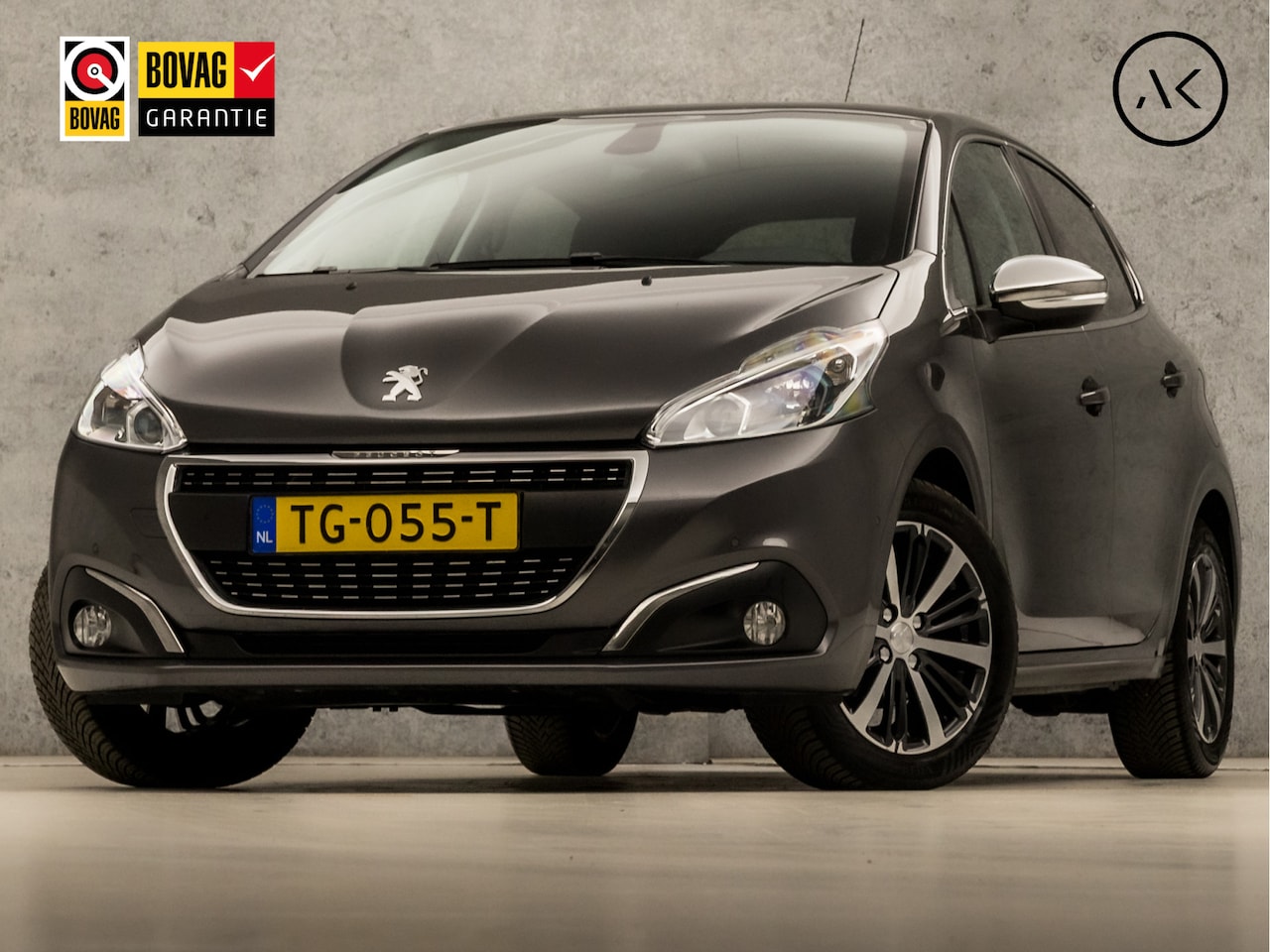 Peugeot 208 - 1.2 PureTech Allure Sport Automaat (APPLE CARPLAY, NAVIGATIE, CLIMATE, CAMERA, SPORTSTOELE - AutoWereld.nl