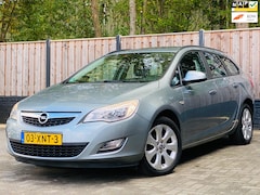 Opel Astra Sports Tourer - 1.4 Cosmo SPORTS TOURER 1.4 Edition, jun-12 NL AUTO I NAVI APK I CRUISE I ACHTERSENSOR