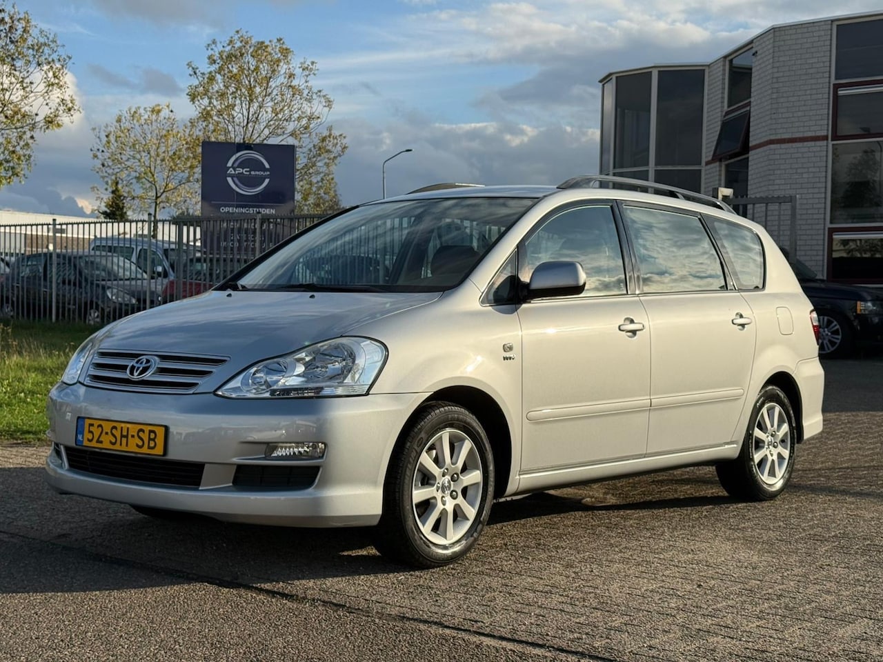 Toyota Avensis Verso - 2.0i Linea Sol 5p./7p | 1e Eigenaar - AutoWereld.nl