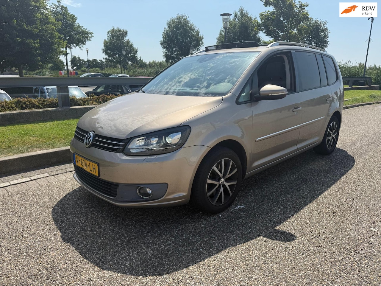 Volkswagen Touran - 2.0 TDI Comfortline BlueMotion 2.0 TDI Comfortline BlueMotion - AutoWereld.nl