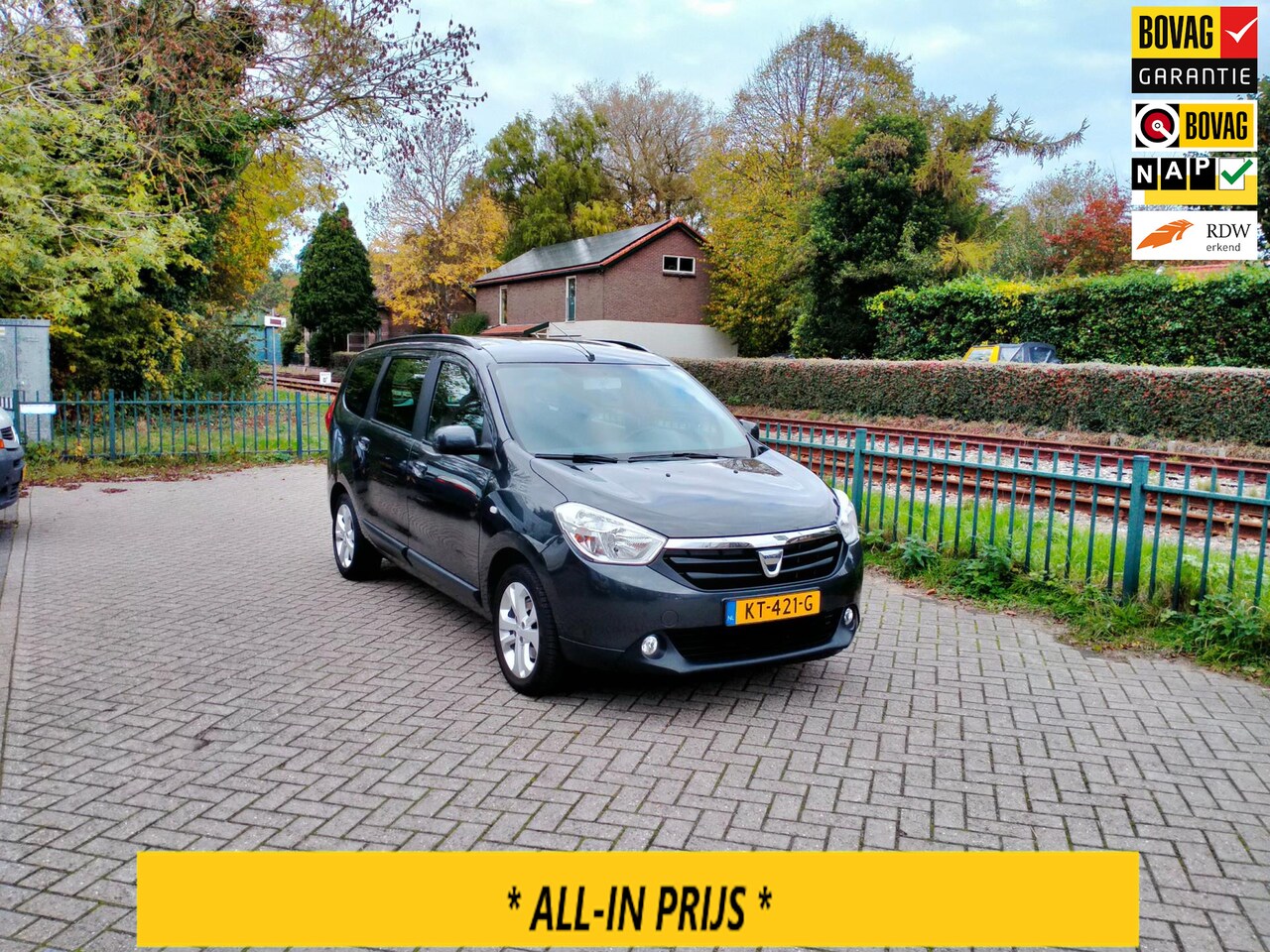 Dacia Lodgy - 1.2 TCe Lauréate 5p. airco navi trekhaak ALLINPRIJS - AutoWereld.nl