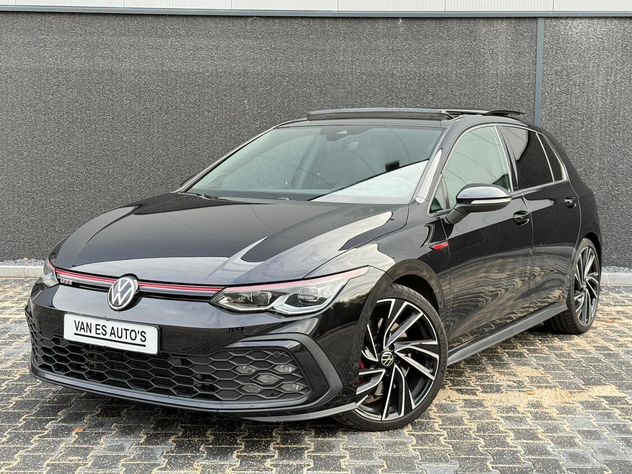 Volkswagen Golf - 2.0 TSI GTI IQ|PANO|HEADUP|HARMAN|KEYLESS - AutoWereld.nl