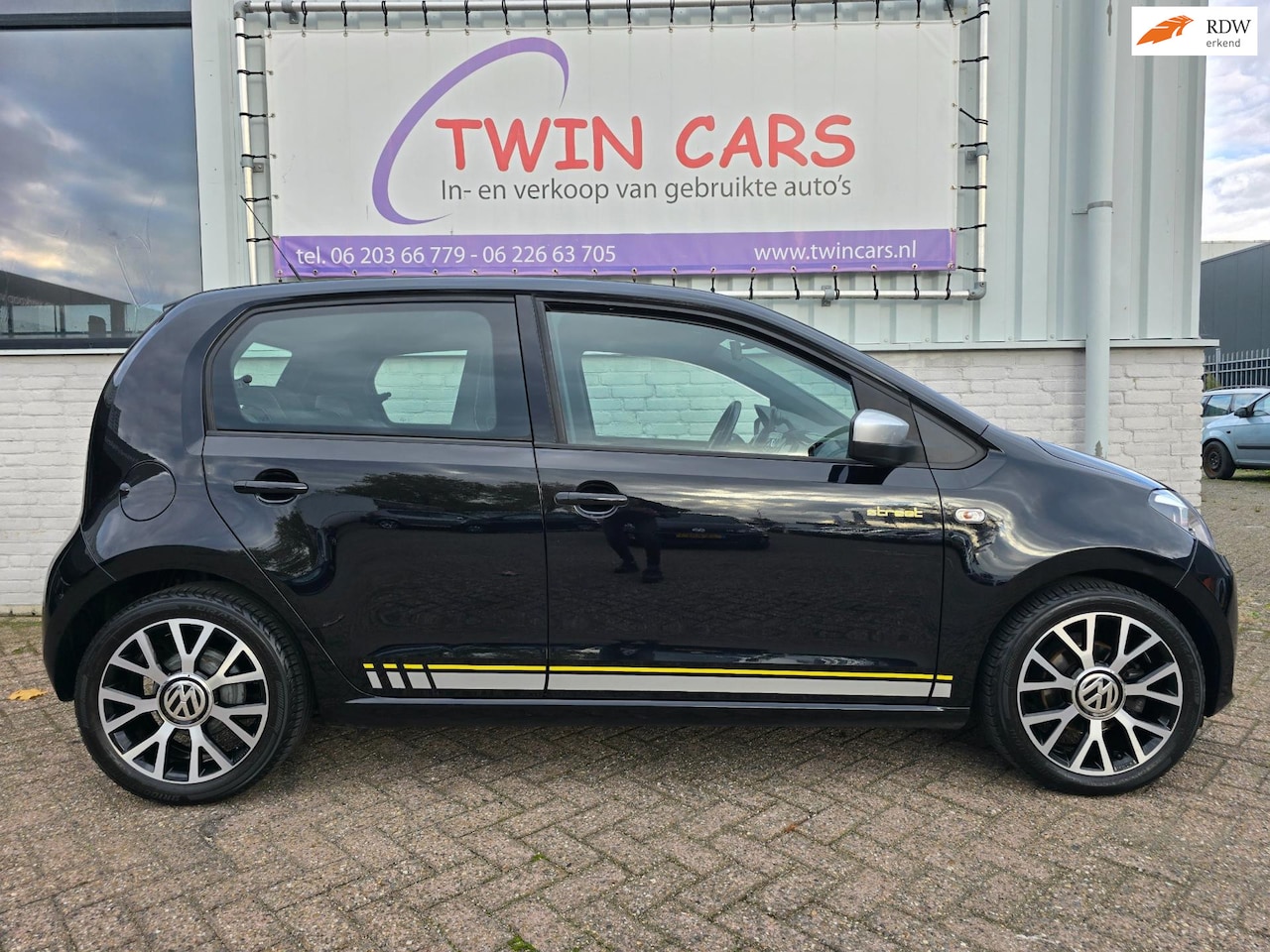 Volkswagen Up! - 1.0 Street Navi Lane Ass. Cruisecontrol Parkeersensoren - AutoWereld.nl