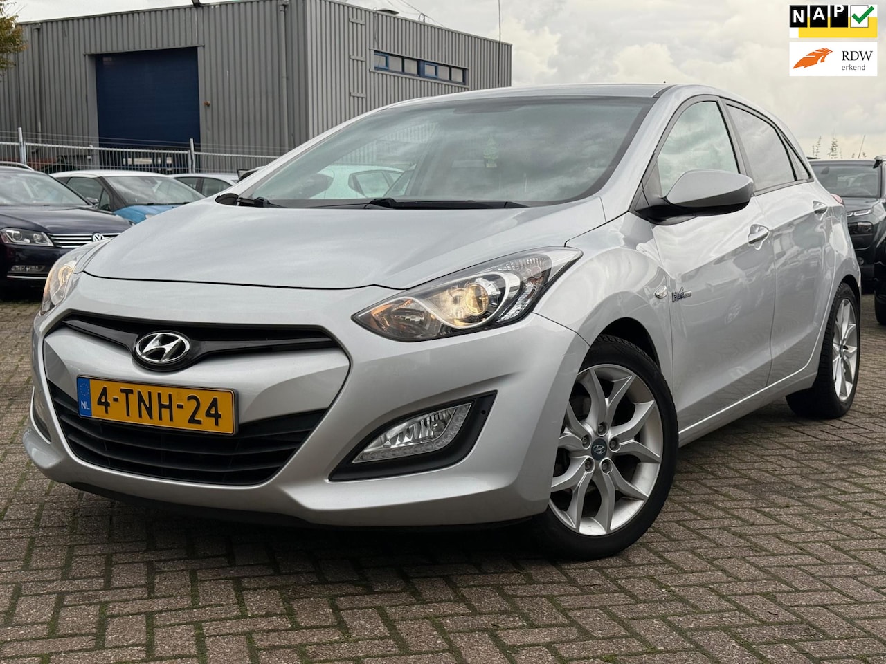 Hyundai i30 - 1.6 GDI i-Motion Plus 1.6 GDI i-Motion Plus - AutoWereld.nl