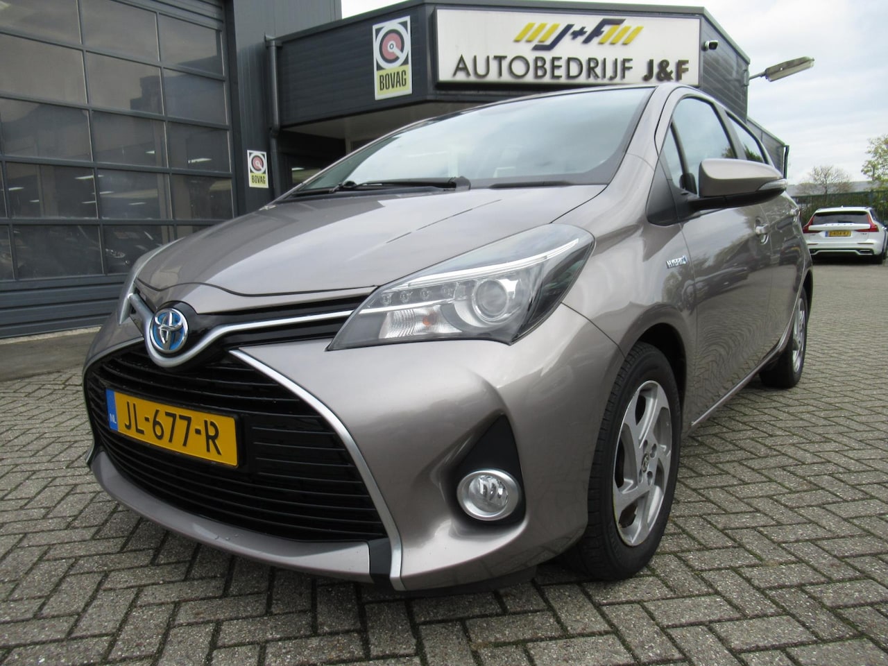 Toyota Yaris - 1.5 Hybrid Lease / AUTOMAAT / NAV / Achteruitrijcamera - AutoWereld.nl