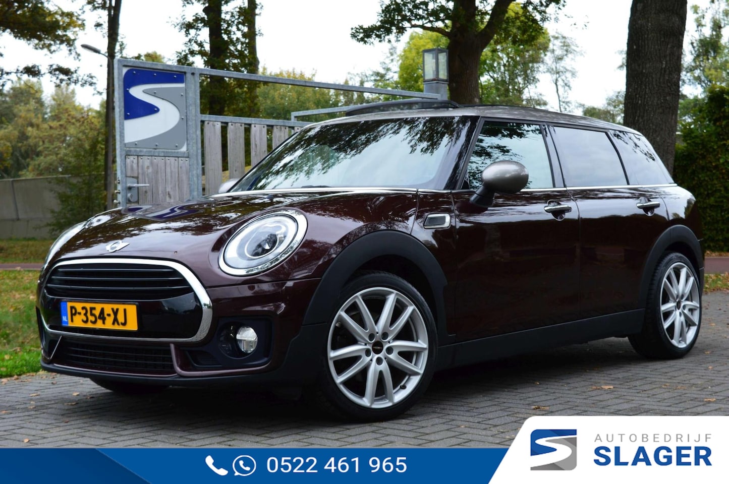 MINI Clubman - Mini 1.5 Cooper Chili Serious Business JCW | LED | Navi | Pano | Trekhaak | Camera - AutoWereld.nl