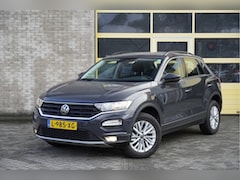 Volkswagen T-Roc - 1.0 TSI Style BJ2021 Lmv 16" | Pdc | App-Connect | Navigatiesysteem ( Niet vrijgeschakeld