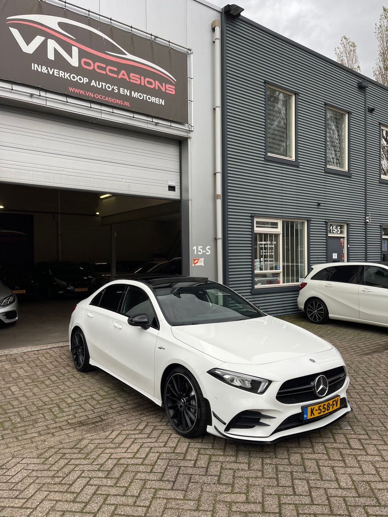 Mercedes-Benz A-klasse - AMG 35 4MATIC Premium Plus AERO PANO - AutoWereld.nl