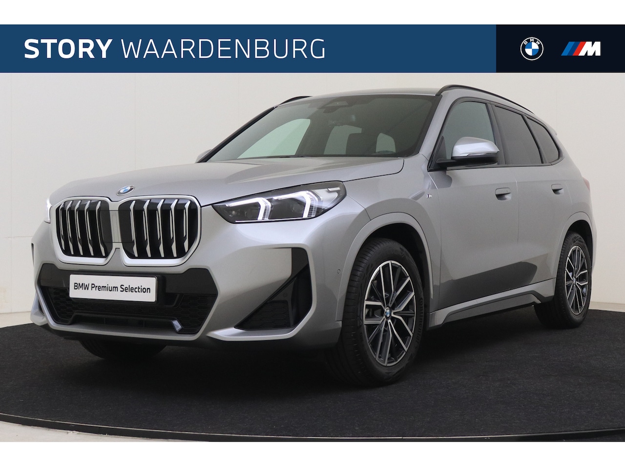 BMW X1 - sDrive18i M Sport Automaat / Trekhaak / Sportstoelen / Achteruitrijcamera / M Adaptief ond - AutoWereld.nl