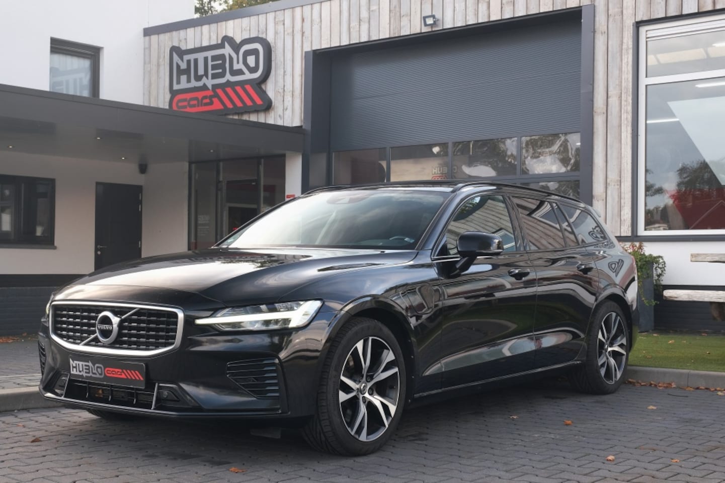 Volvo V60 - 2.0 T8 TE AWD R-Design Pano - AutoWereld.nl