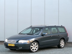 Volvo V70 - 2.0T AUT Edition Sport Xenon / Leer / Trekhaak / Nieuwe aircopomp