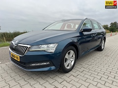 Skoda Superb Combi - 1.5 TSI ACT Business Edition, Apple Carplay, Trekhaak, Stoelverwarming, PDC, Cruisecontrol
