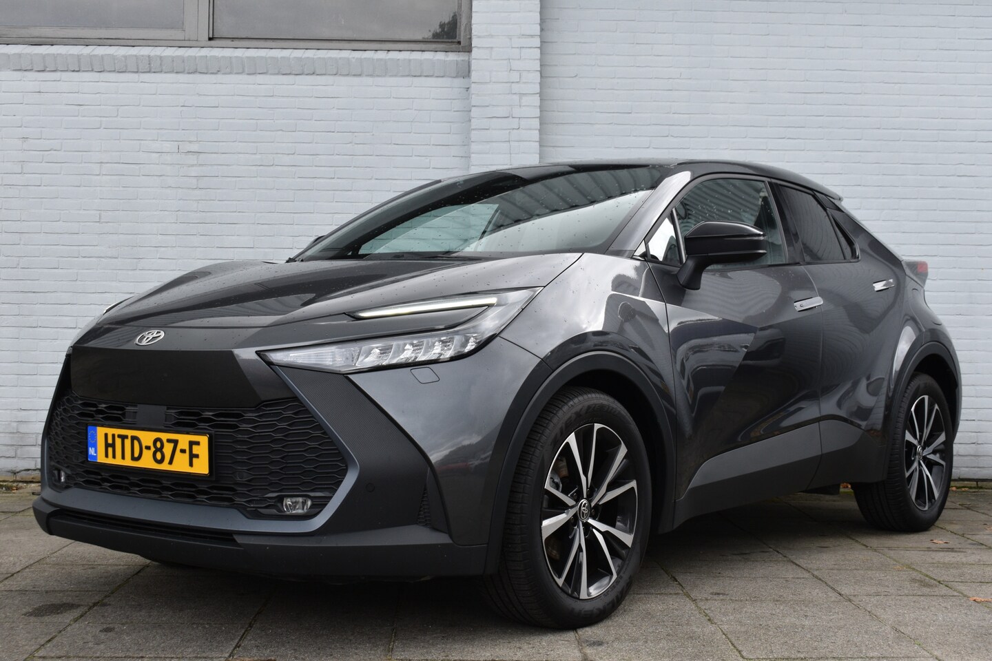 Toyota C-HR - 1.8 Hybrid 140 Dynamic Plus Limited Automaat 140pk | Dodehoekdetectie | Cloud Navi | Parke - AutoWereld.nl