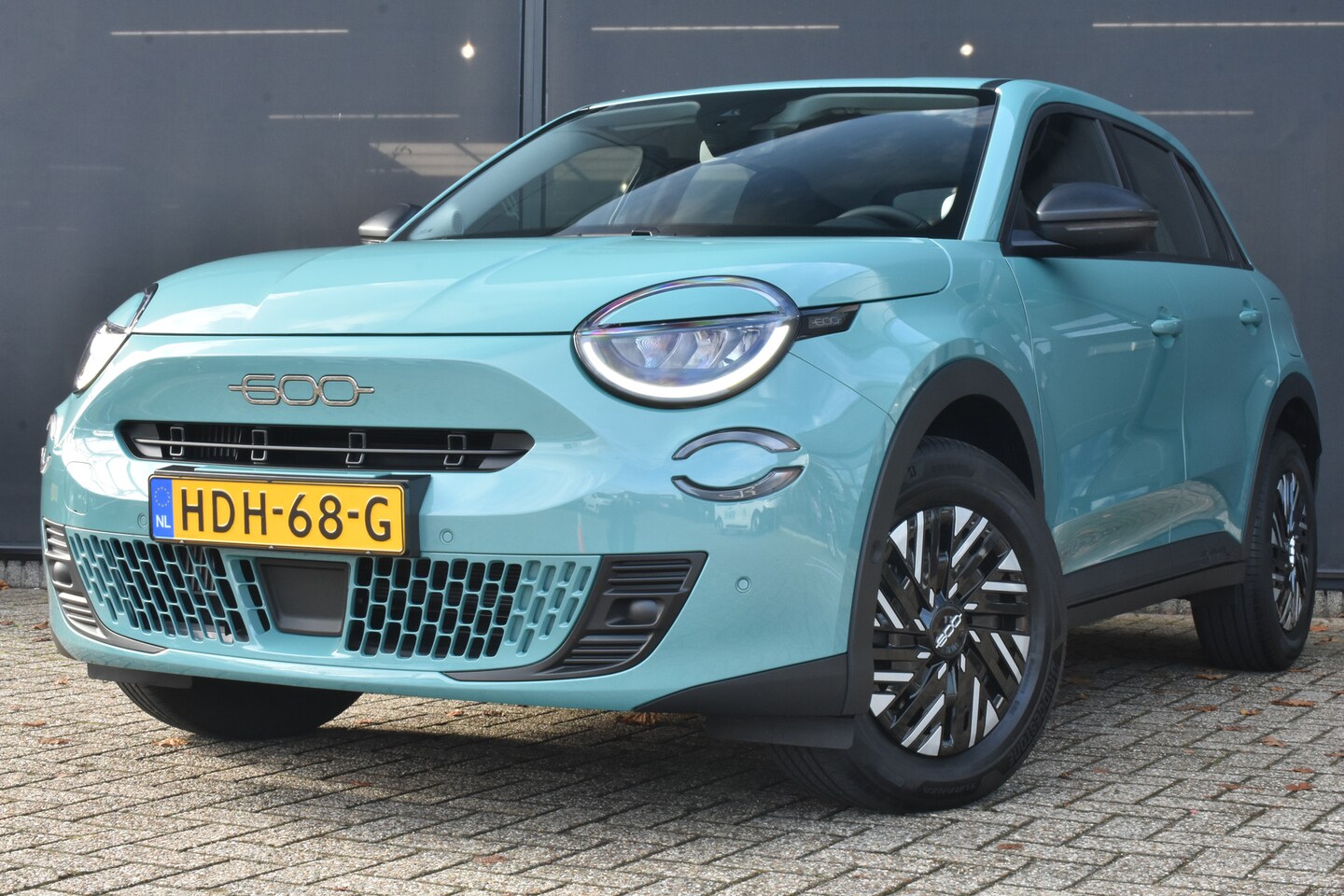 Fiat 600 - 1.2 Hybrid Urban 136pk Automaat | Navigatie by App | Parkeersensoren | Full-LED | Cruise C - AutoWereld.nl